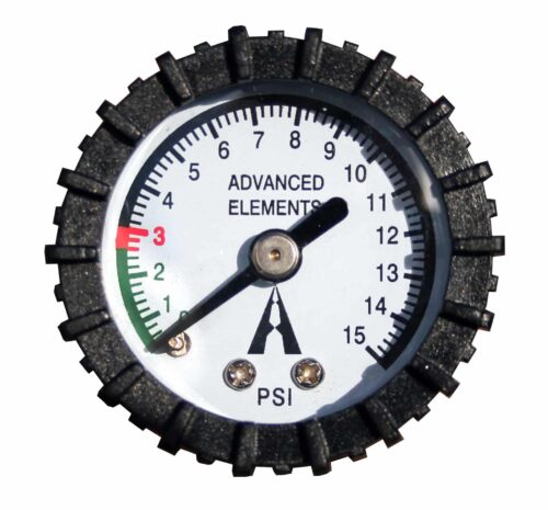 Inflatable kayak pump with multi-valve fittings and PSI monitor