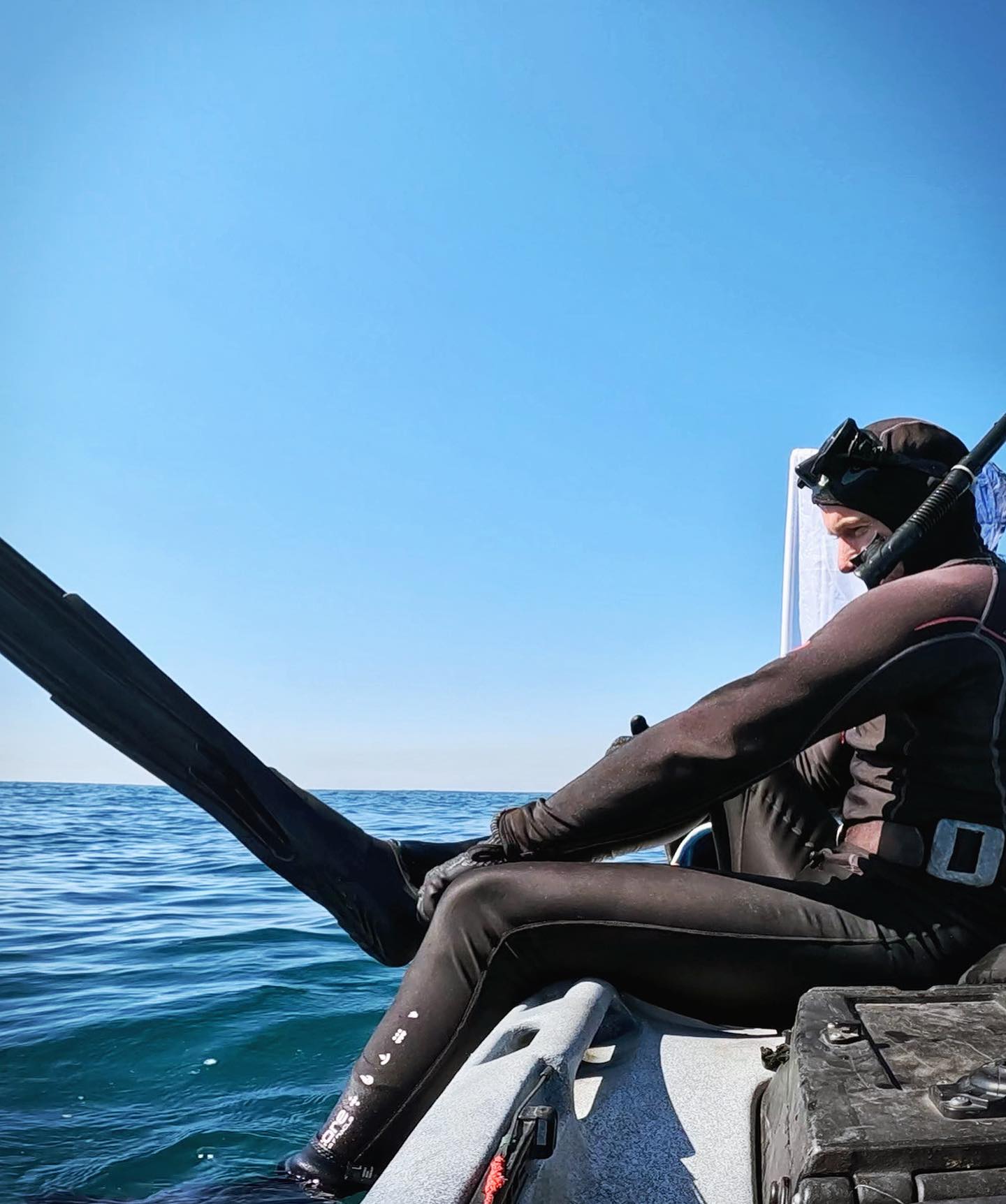 Viking profish gt – ultra stable fishing kayak 10 Preparing for an offshore spearfishing session from the viking profish gt.